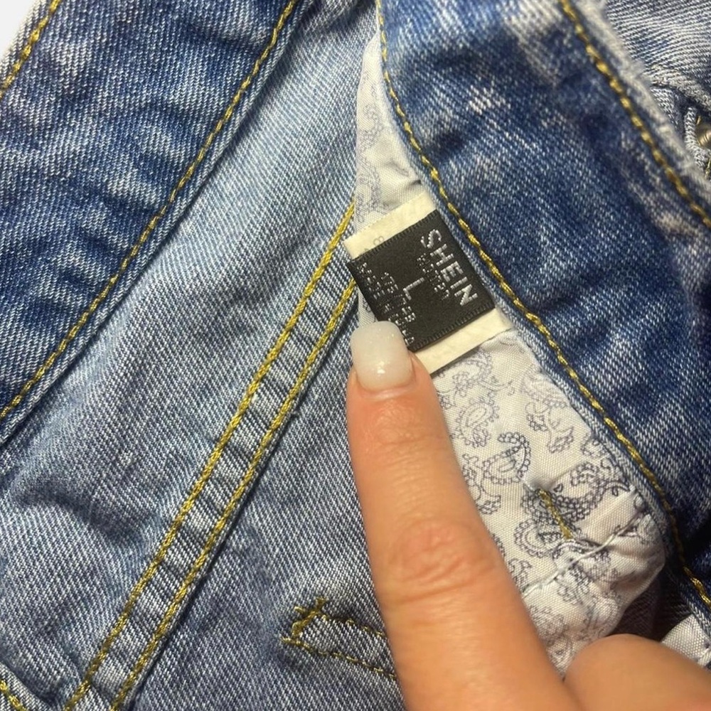 High-Waisted Ripped Jeans - Picture 3 of 6